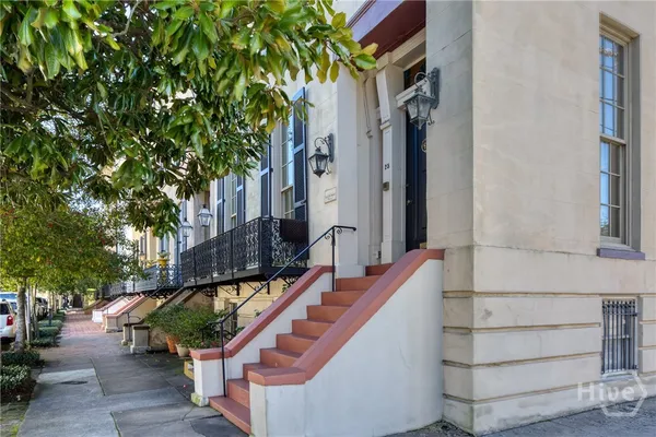 $3,195,000 | 25 West Perry Street, Savannah, GA 31401