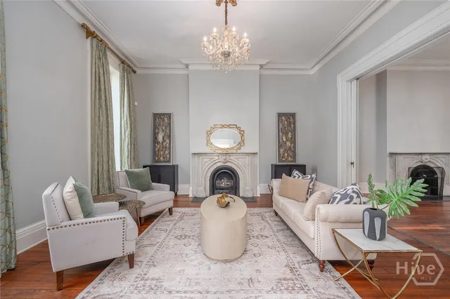 $3,245,000 | 25 West Perry Street, Savannah, GA 31401