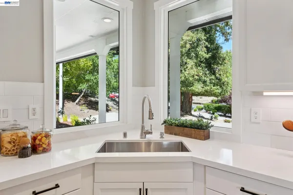 $2,900,000 | 1099 Oak Hill Road, Lafayette, CA 94549