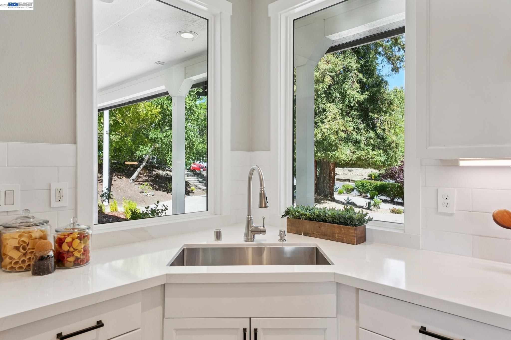 1099 Oak Hill Road Lafayette, CA 94549 - Photo 11 of 50