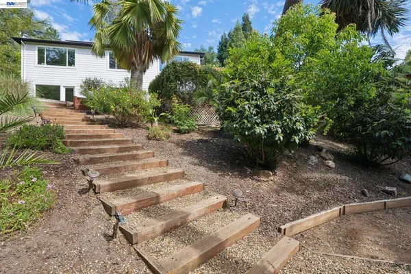 $2,900,000 | 1099 Oak Hill Road, Lafayette, CA 94549