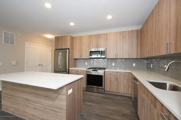 $3,300 | 92 Drs James Parker Boulevard, Unit 101, Red Bank, NJ 07701
