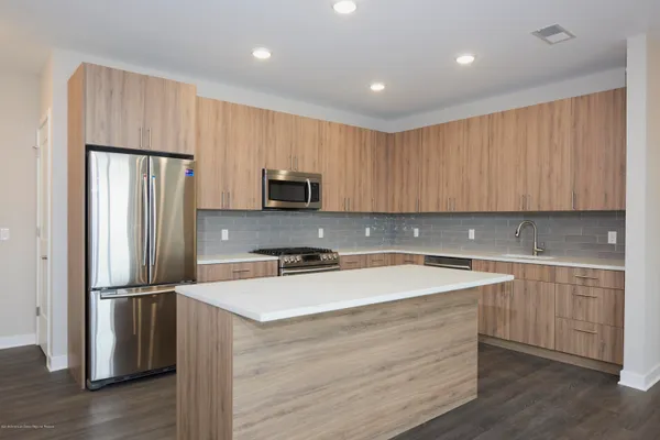 $3,300 | 92 Drs James Parker Boulevard, Unit 101, Red Bank, NJ 07701