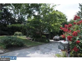 306 Chamounix Road Wayne, PA 19087 - Photo 16 of 18 Driveway