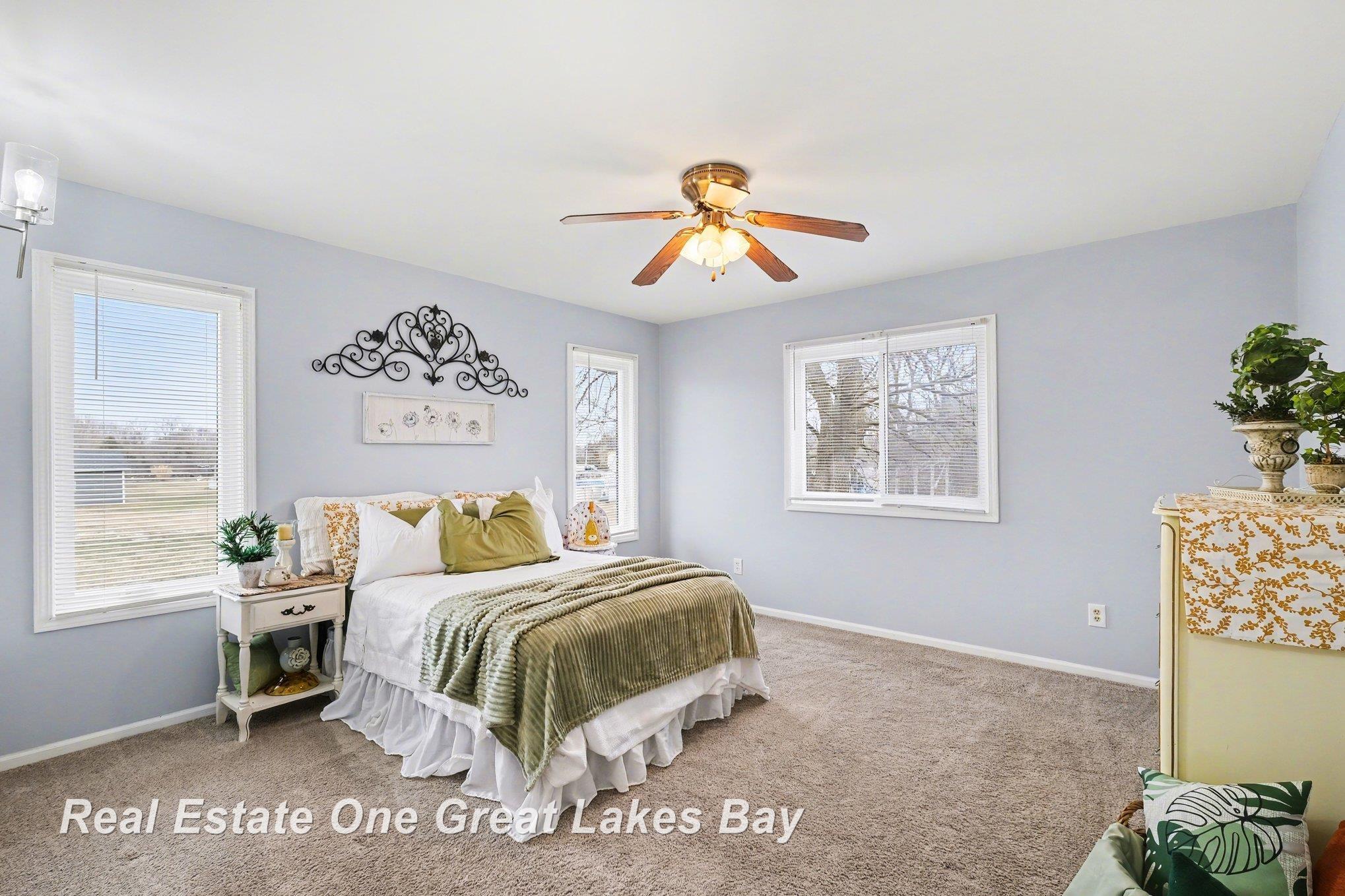 2024 Montague Road Davison, MI 48423 - Photo 14 of 32 50201951-54168f7b-5ac6-4c6a-9c1d-f04557279b2d.JPG