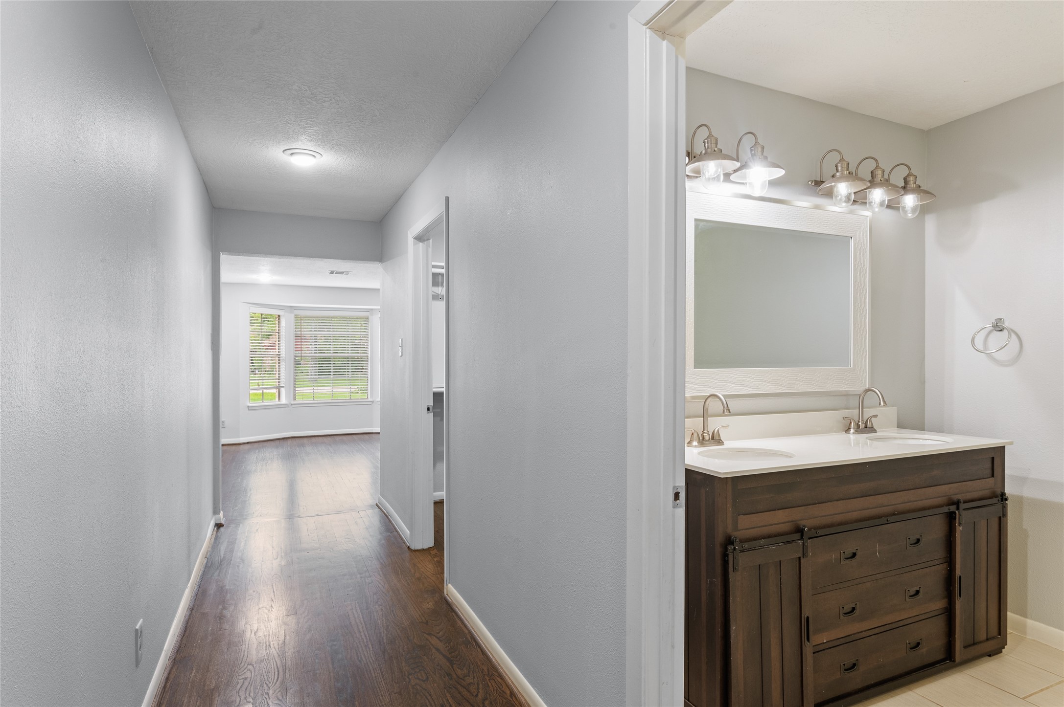 118 East Thornton Road Houston, TX 77022 - Photo 16 of 22