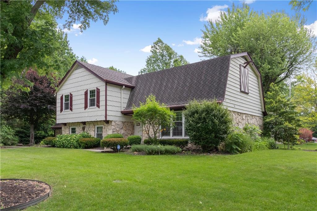 4607 Melbourne Road Indianapolis, IN 46228 - Photo 2 of 26 Gallery Image 2