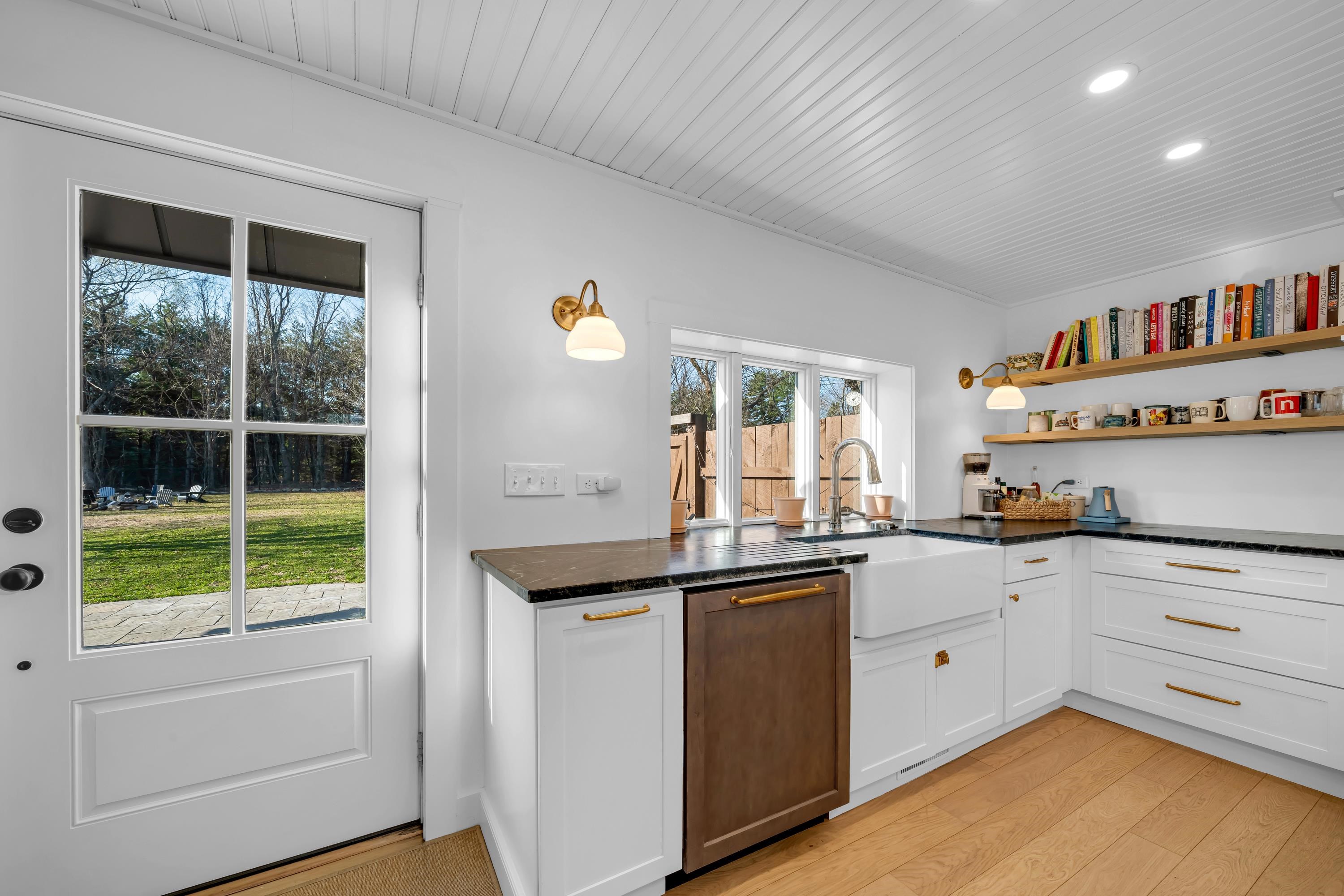 54 Middle Road Brentwood, NH 03833 - Photo 4 of 57 Gallery Image 4