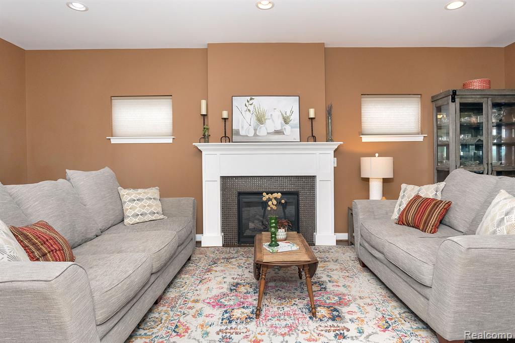 3037 Kenmore Road Berkley, MI 48072 - Photo 8 of 35