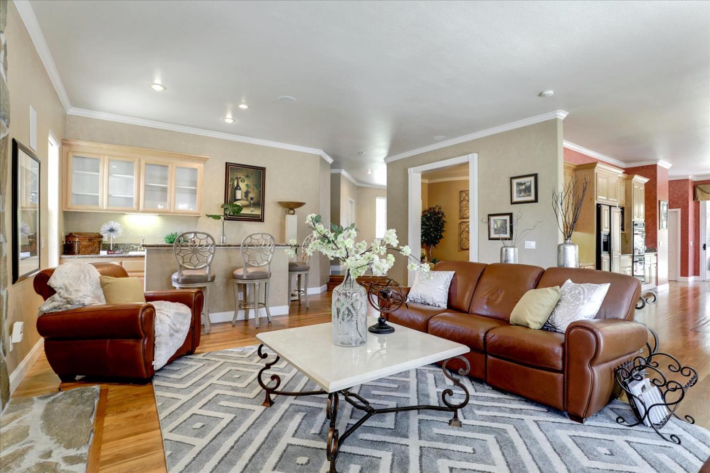 10925 Miramonte Road Cupertino, CA 95014 - Photo 14 of 75 Gallery Image 14