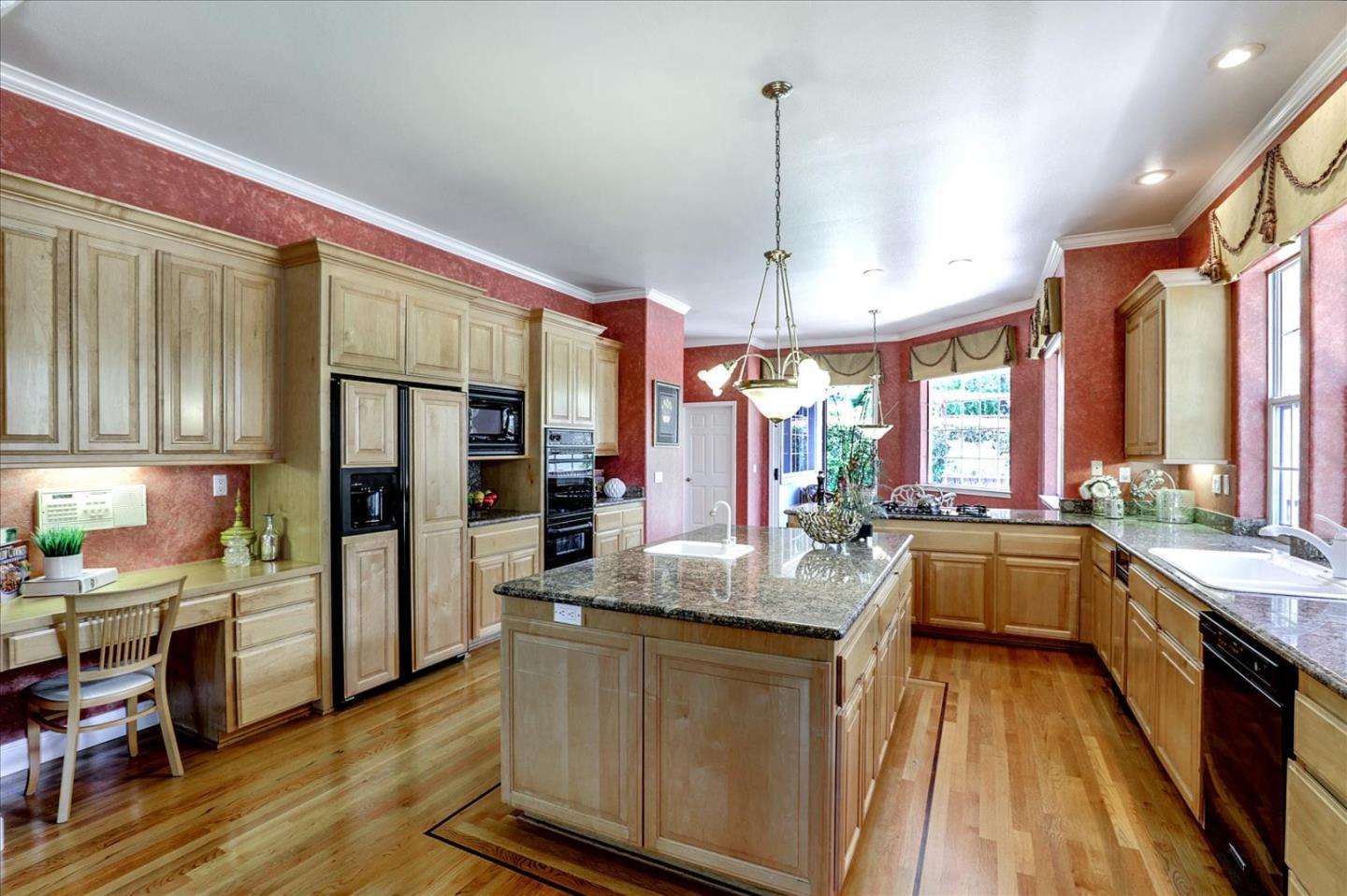 10925 Miramonte Road Cupertino, CA 95014 - Photo 18 of 75 Gallery Image 18