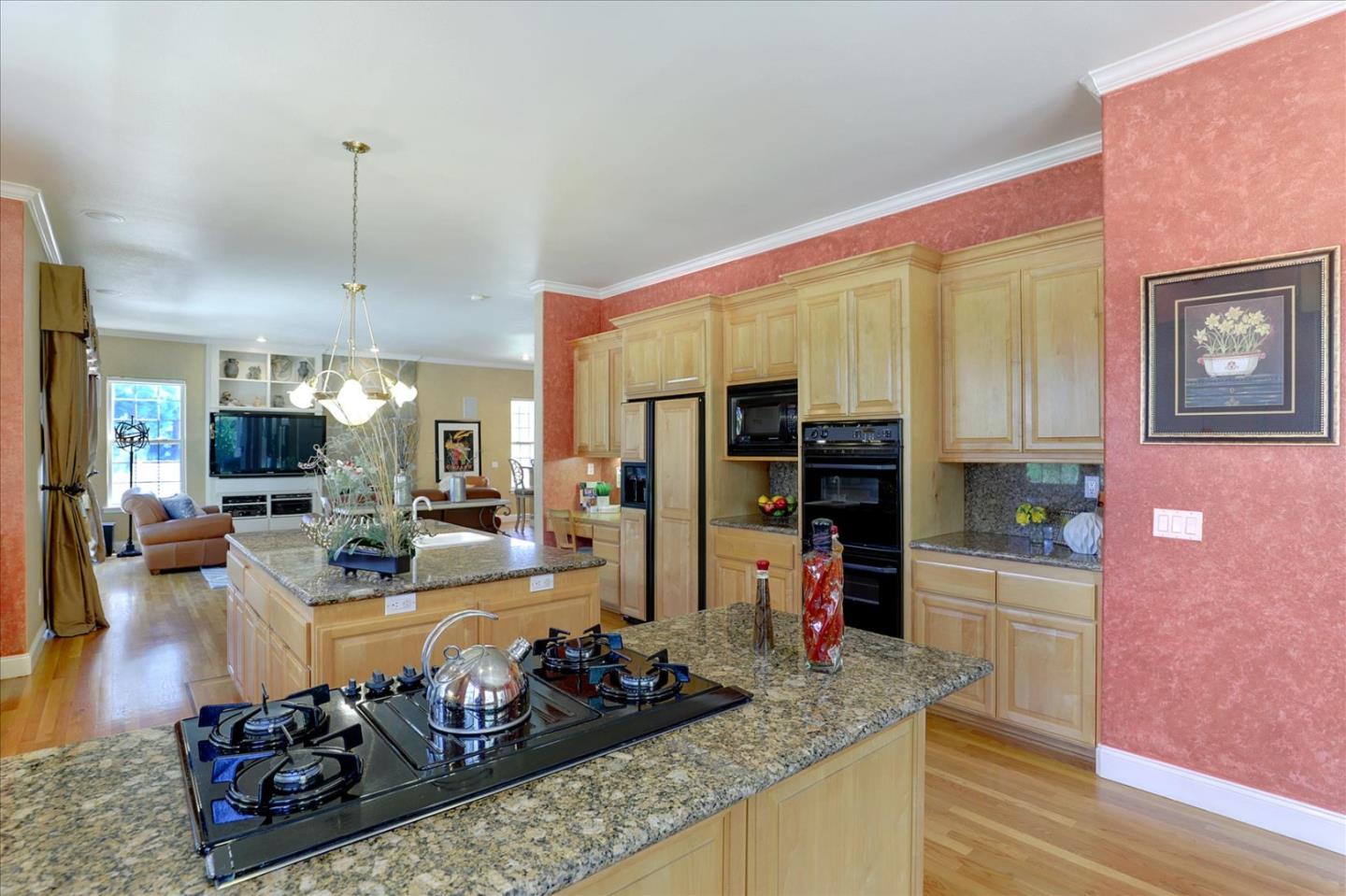 10925 Miramonte Road Cupertino, CA 95014 - Photo 21 of 75 Gallery Image 21