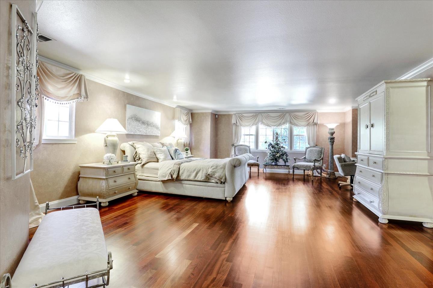 10925 Miramonte Road Cupertino, CA 95014 - Photo 34 of 75 Gallery Image 34