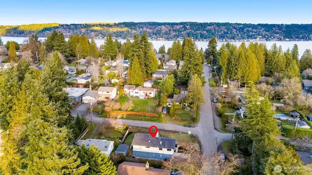 $1,295,000 | 11503 Bartlett Avenue Northeast, Seattle, WA 98125