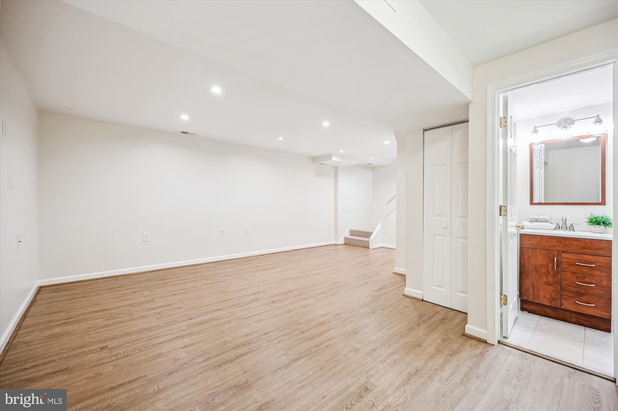 1816 Queensguard Road Silver Spring, MD 20906 - Photo 43 of 59