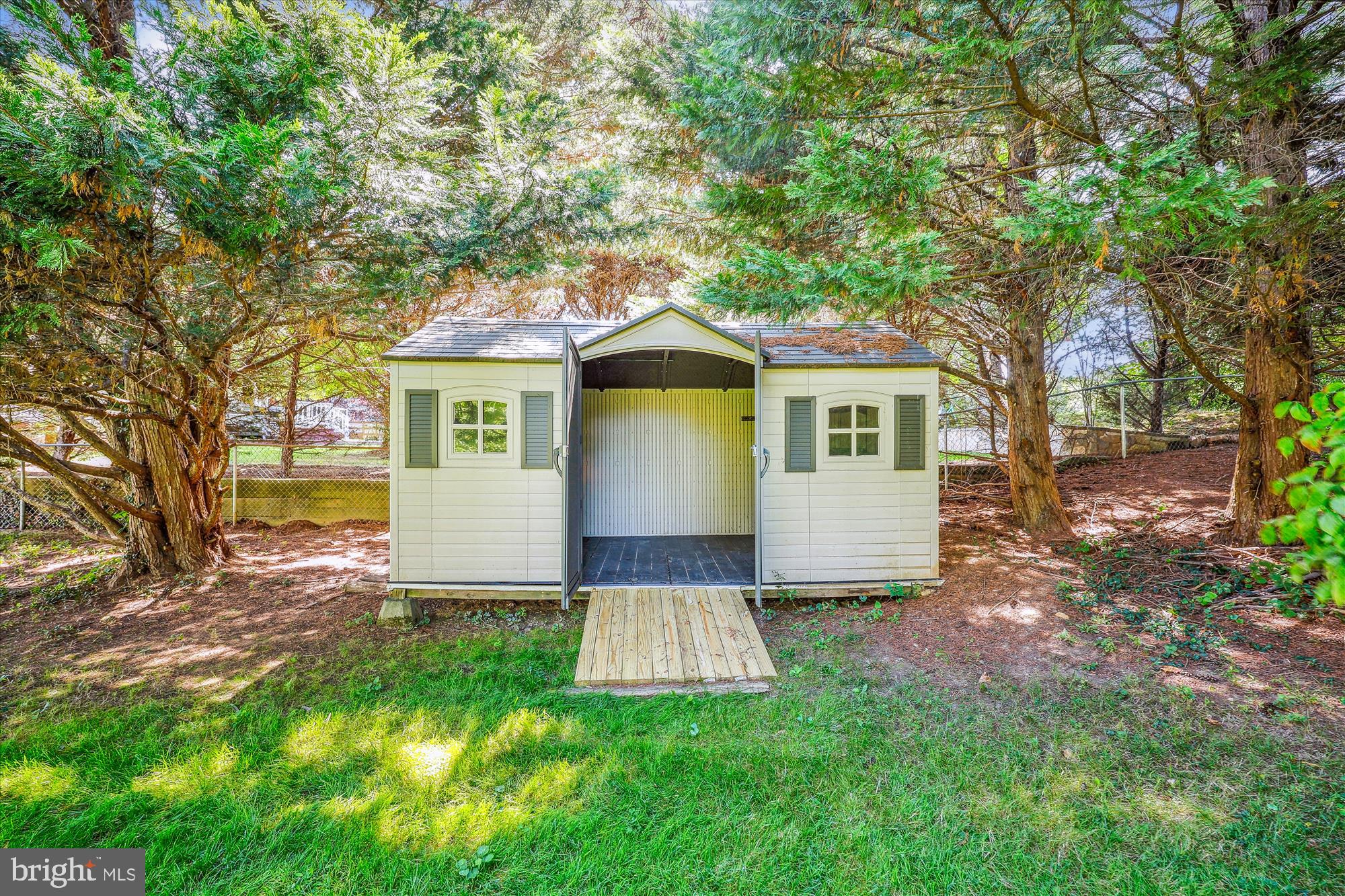 1816 Queensguard Road Silver Spring, MD 20906 - Photo 53 of 59