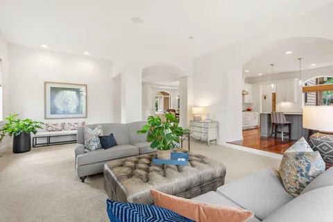 $1,995,000 | 710 Shadyview Lane North, Plymouth, MN 55447