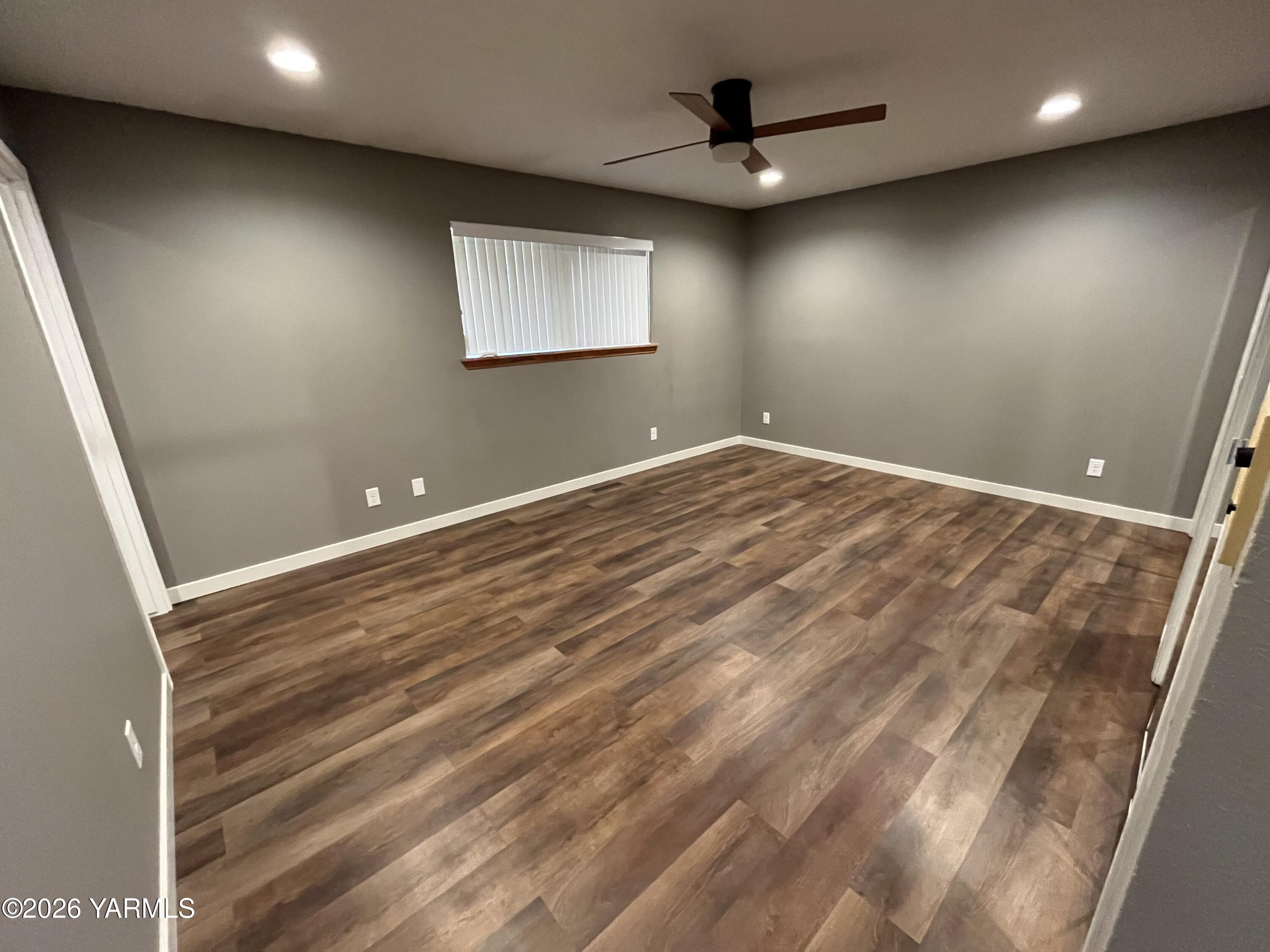 330 Parish Road Selah, WA 98942 - Photo 15 of 45 Primary upstairs