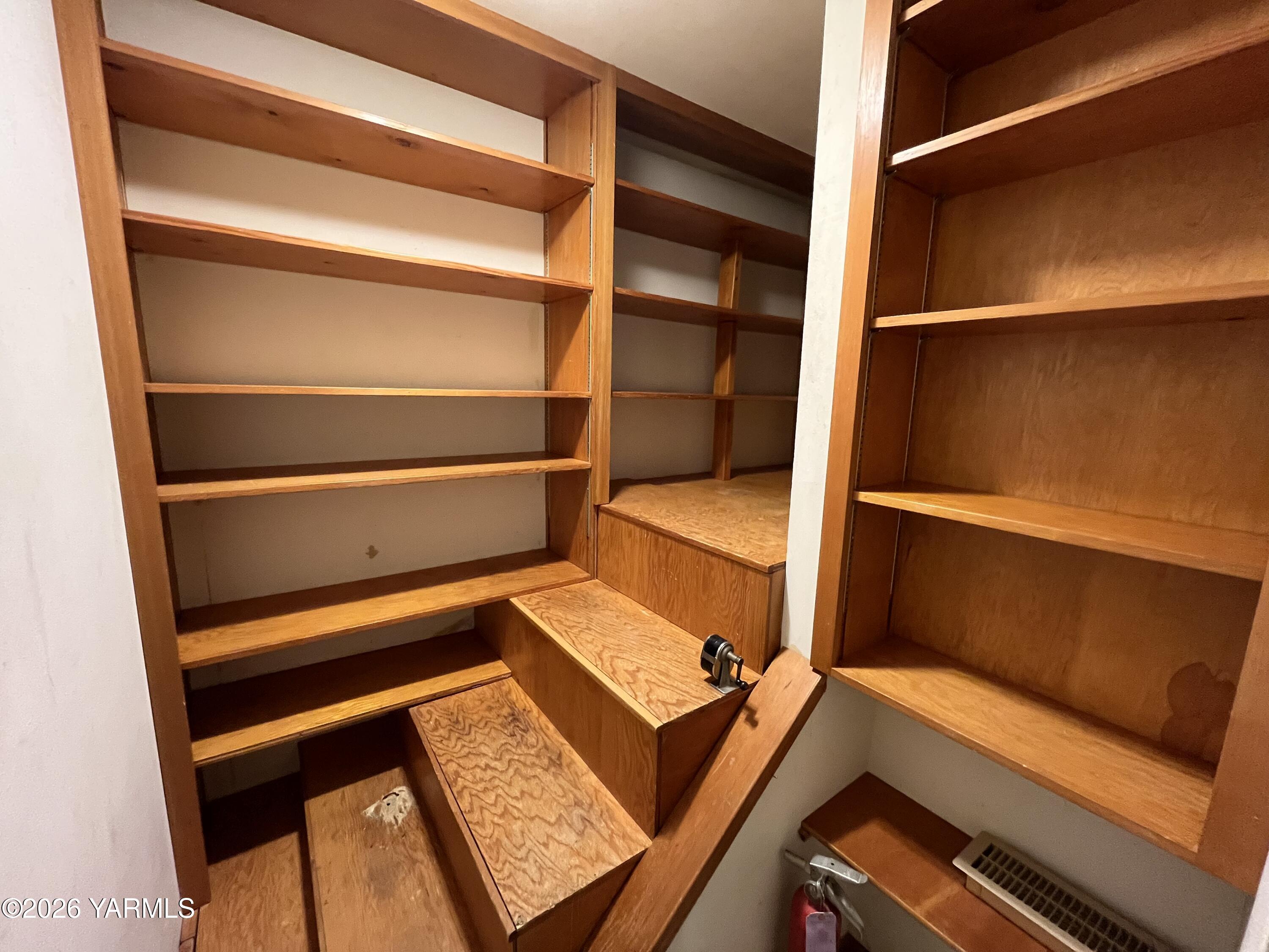 330 Parish Road Selah, WA 98942 - Photo 23 of 45 walk in pantry