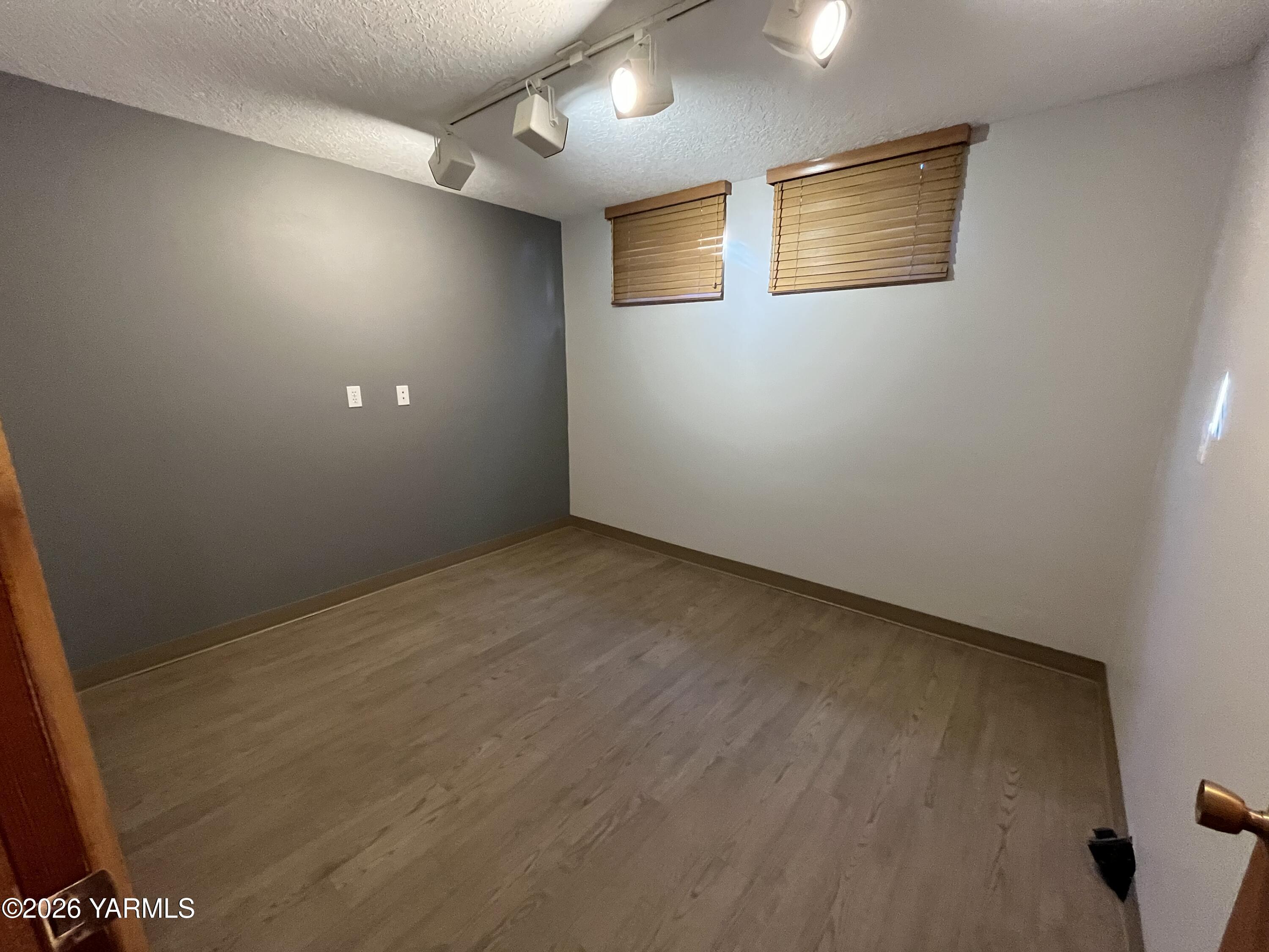 330 Parish Road Selah, WA 98942 - Photo 30 of 45 office