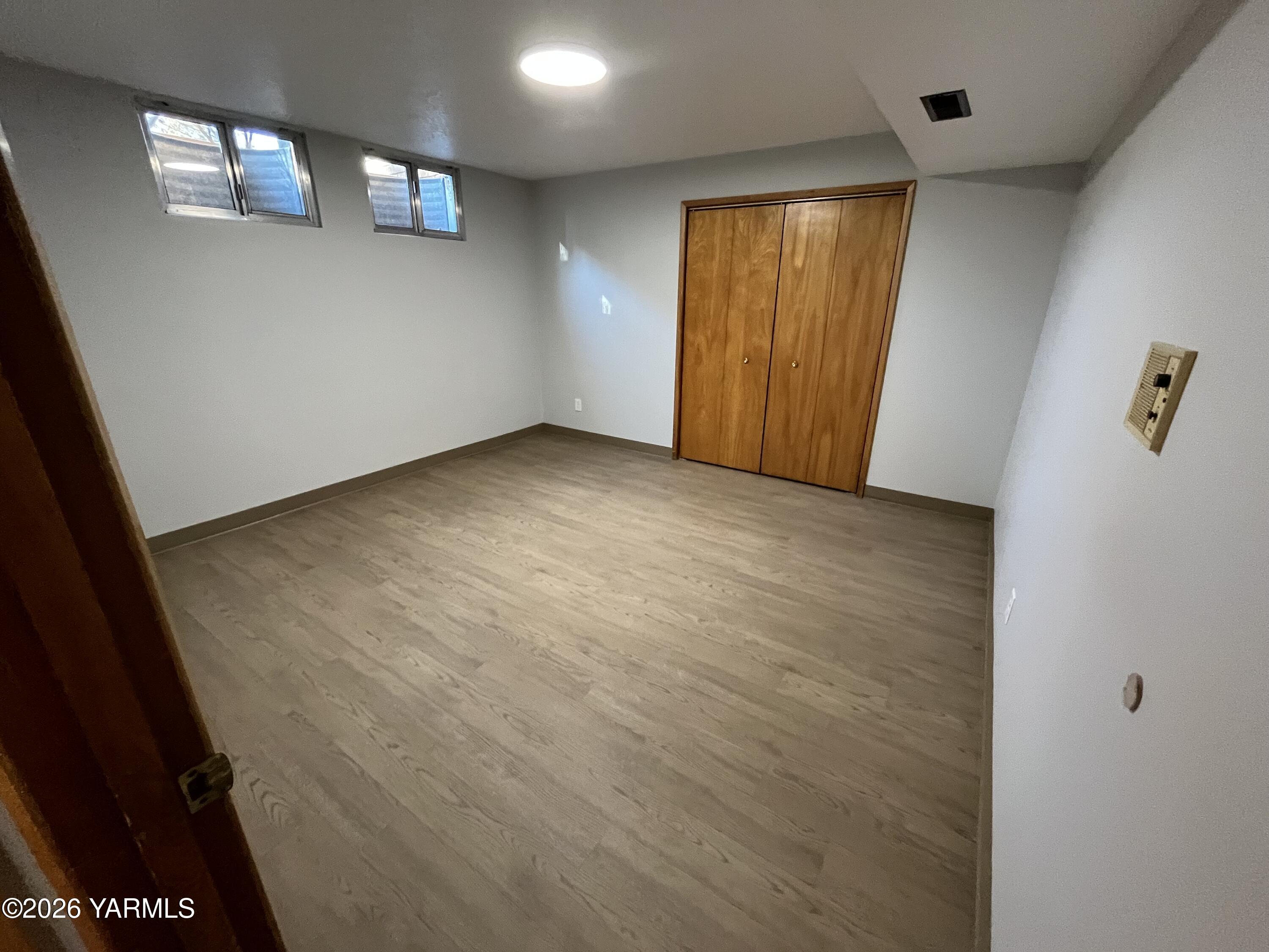 330 Parish Road Selah, WA 98942 - Photo 33 of 45 third bedroom