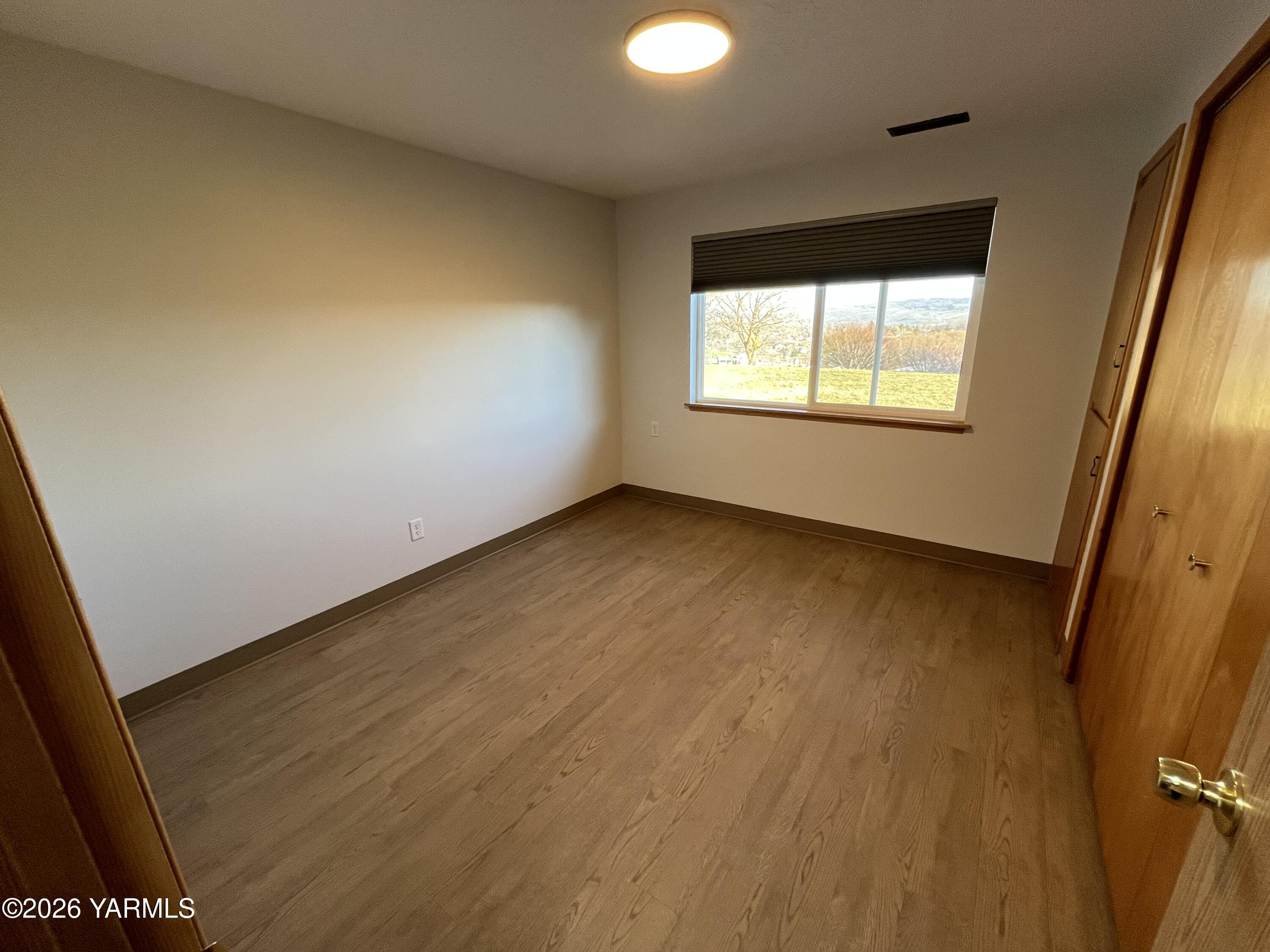 330 Parish Road Selah, WA 98942 - Photo 34 of 45 fourth bedroom