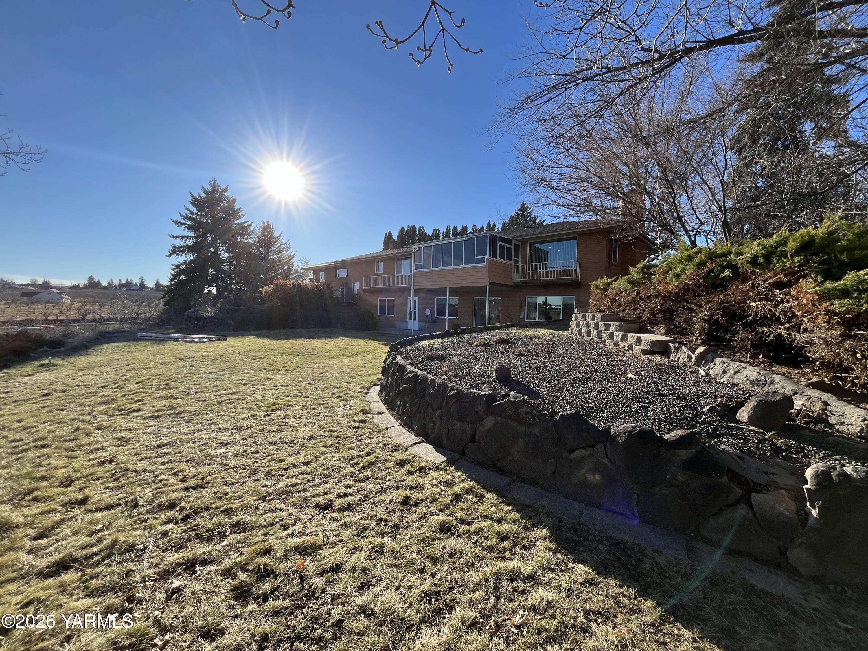 330 Parish Road Selah, WA 98942 - Photo 37 of 45 back yard
