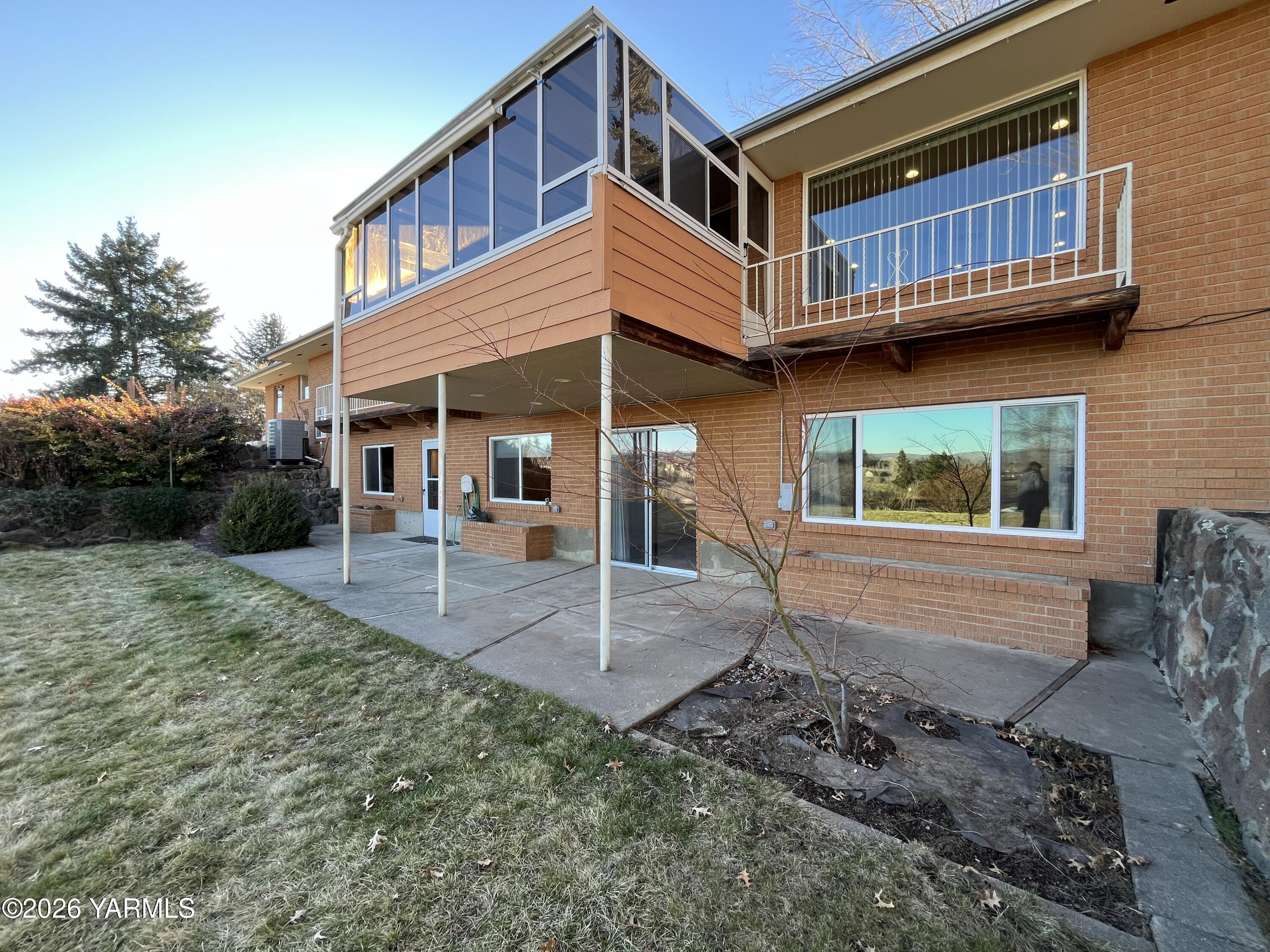 330 Parish Road Selah, WA 98942 - Photo 40 of 45 back of home