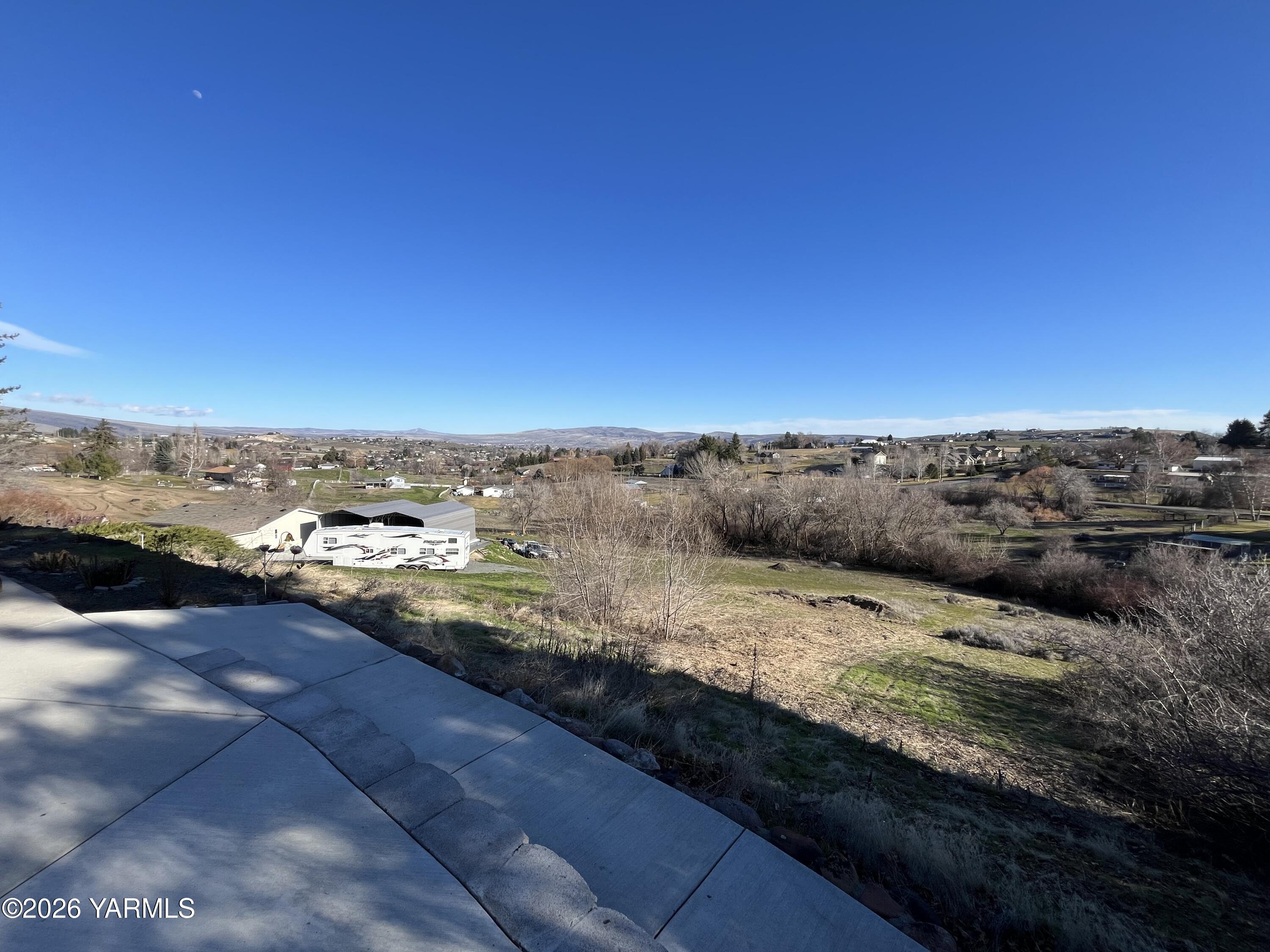 330 Parish Road Selah, WA 98942 - Photo 5 of 45 views