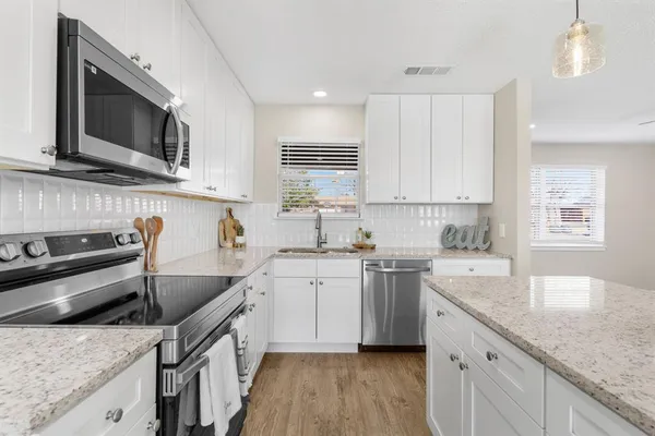 $2,500 | 714 Pleasant Valley Road, Garland, TX 75040