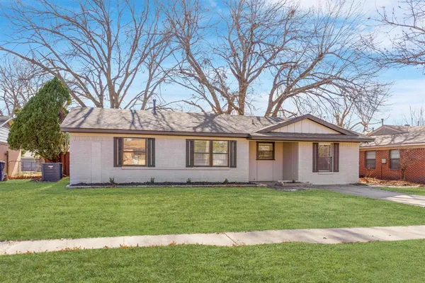 $2,500 | 714 Pleasant Valley Road, Garland, TX 75040