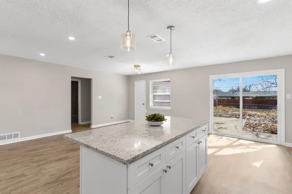 $2,500 | 714 Pleasant Valley Road, Garland, TX 75040