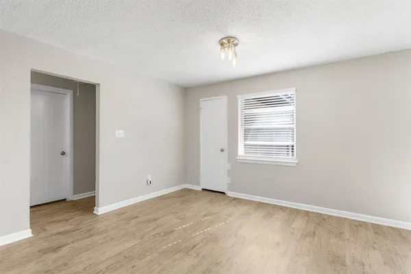 $2,500 | 714 Pleasant Valley Road, Garland, TX 75040