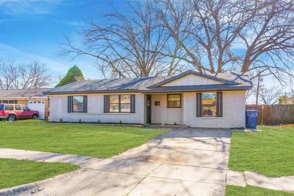 $2,500 | 714 Pleasant Valley Road, Garland, TX 75040