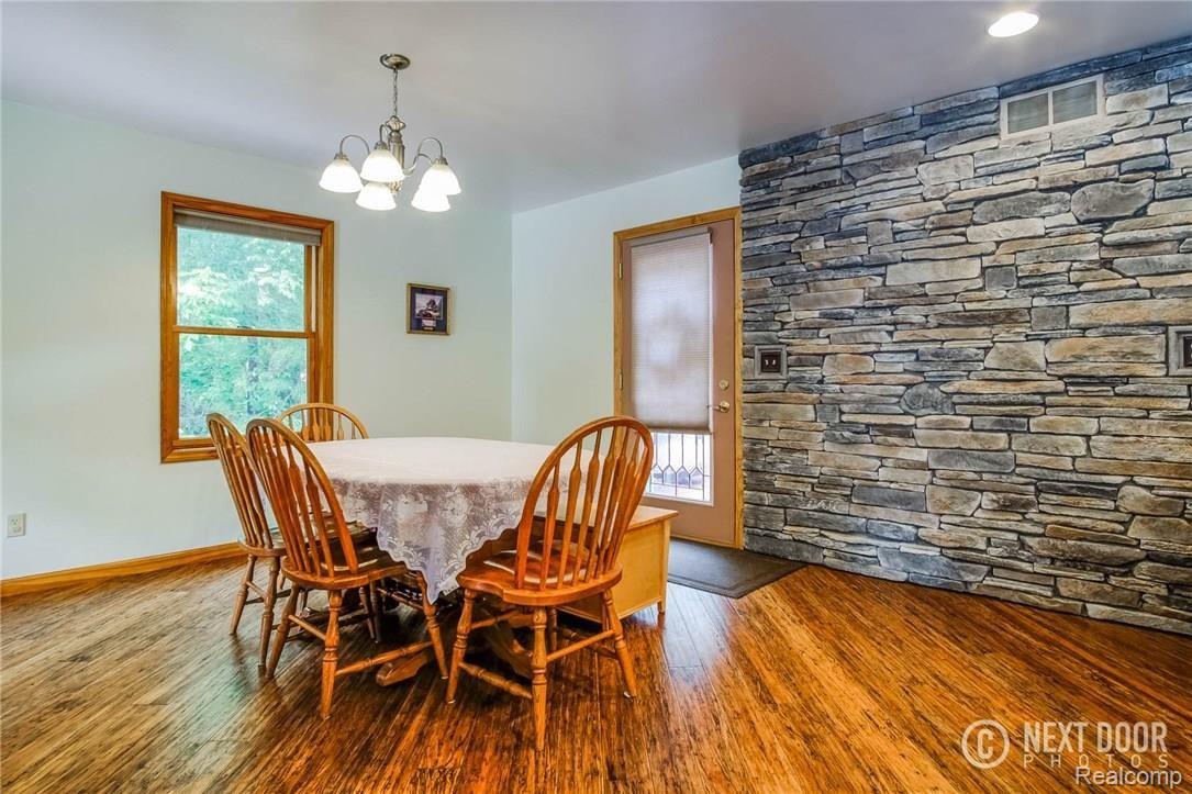 2212 Byron Road Howell, MI 48855 - Photo 12 of 63 _DSF8381Blended.jpg