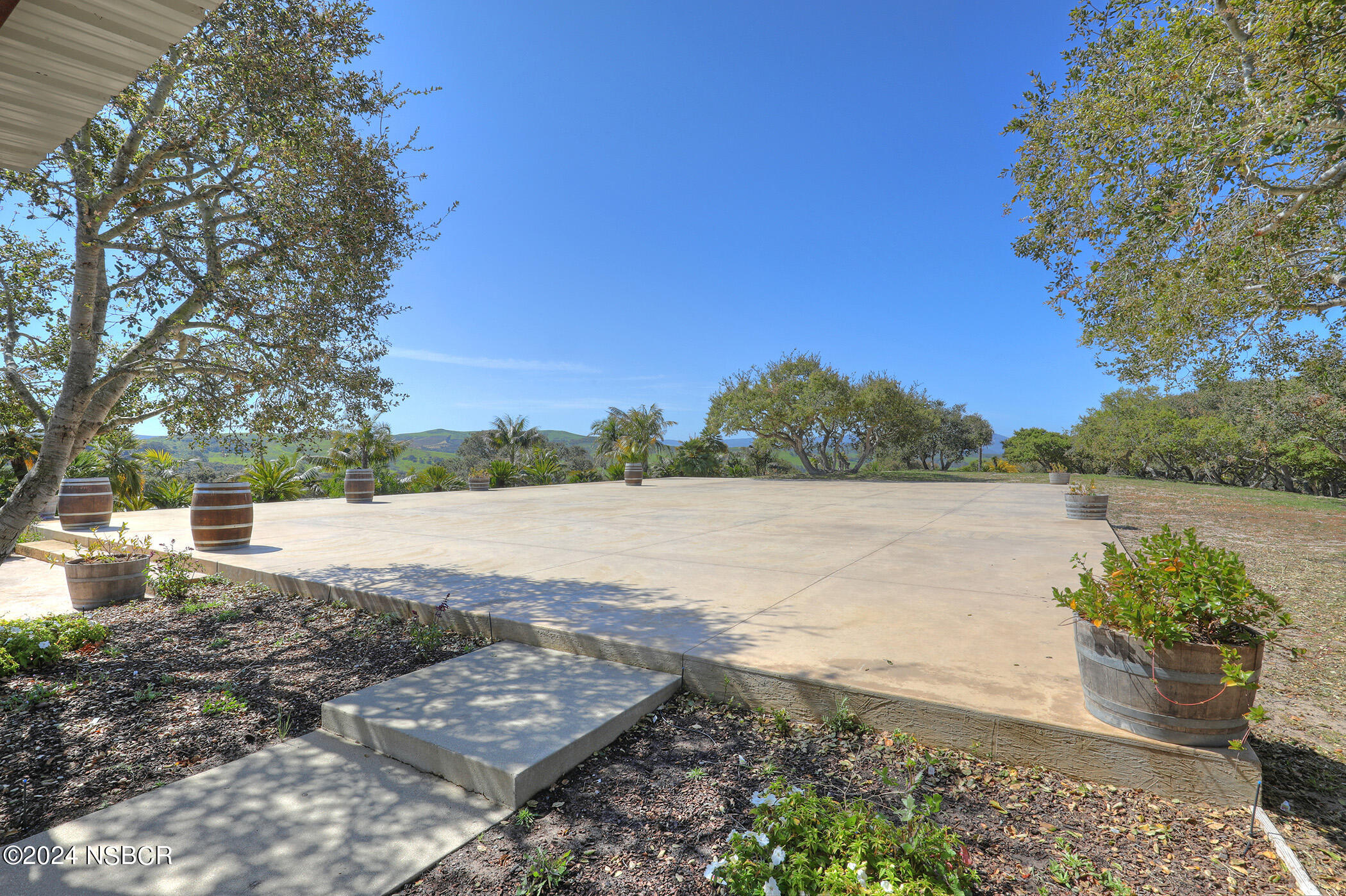 2191 Tularosa Road Lompoc, CA 93436 - Photo 35 of 67 a view of lake from a yard