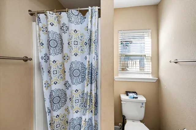 $2,400 | 2823 Avenue Q, Unit A, Galveston, TX 77550