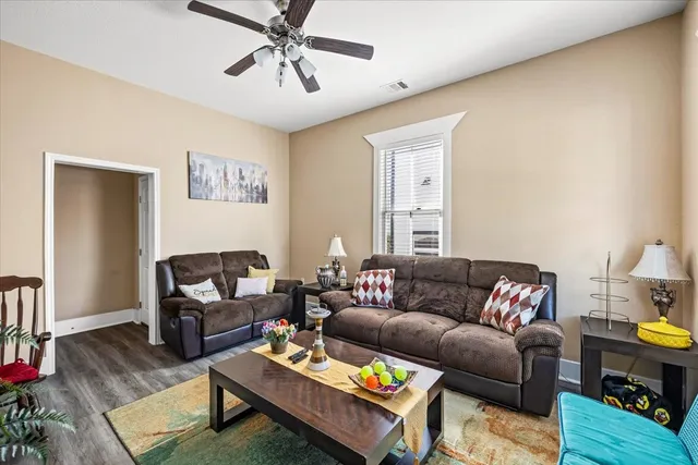 $2,400 | 2823 Avenue Q, Unit A, Galveston, TX 77550