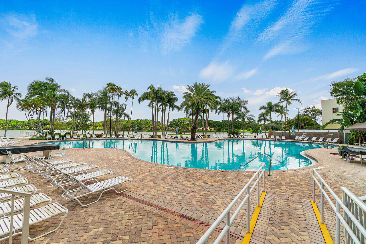 10610 Wheelhouse Circle Boca Raton, FL 33428 - Photo 46 of 58 046-10610WheelhouseCir-BocaRaton-FL-smal