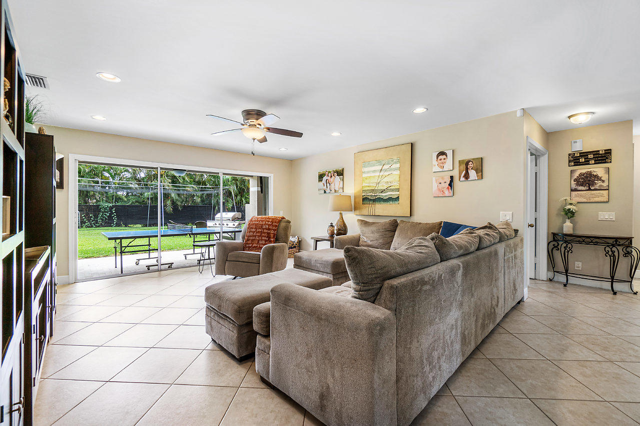 10610 Wheelhouse Circle Boca Raton, FL 33428 - Photo 9 of 58 007-10610WheelhouseCir-BocaRaton-FL-smal