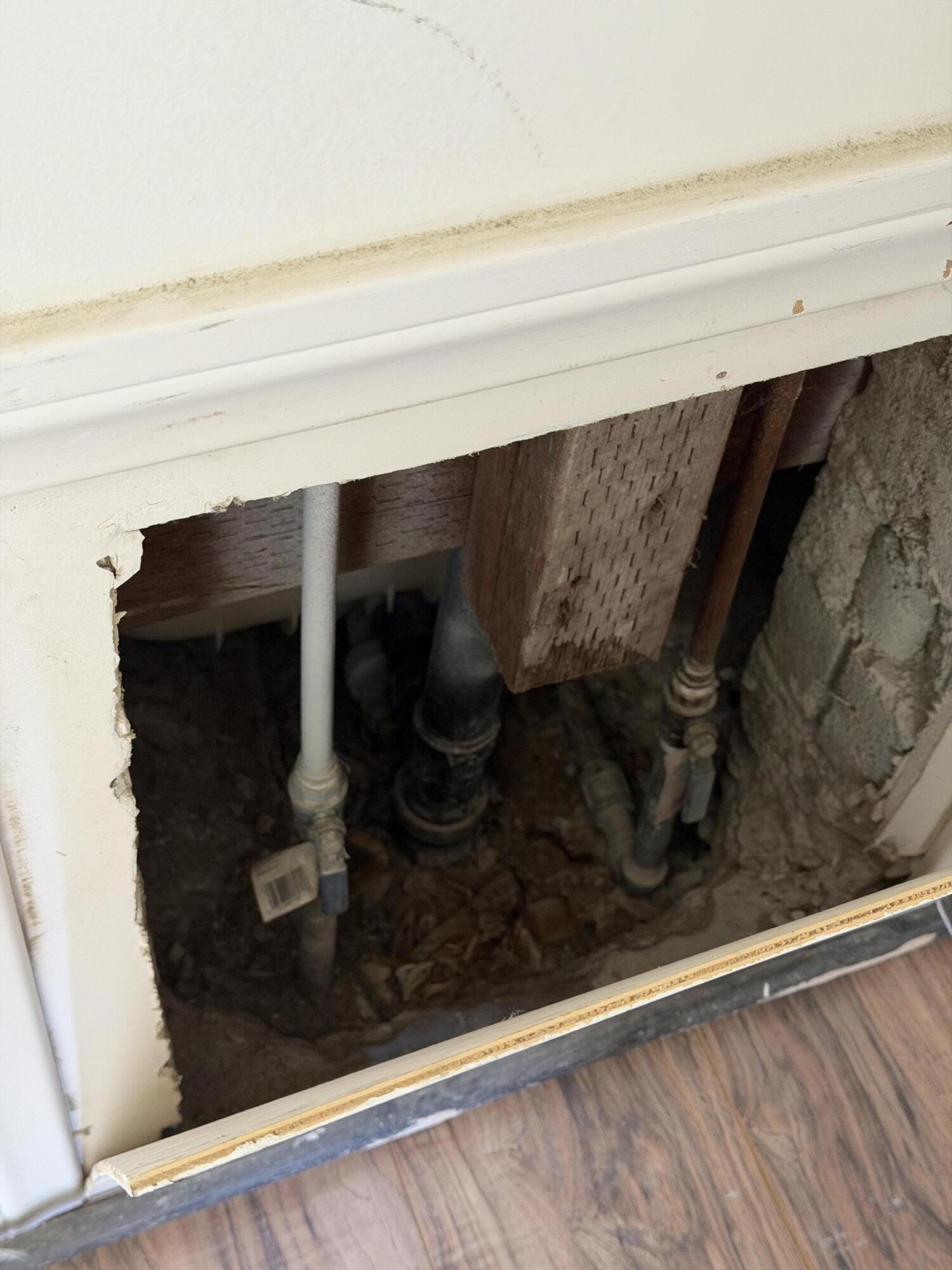 50988 Canyon Road Morongo Valley, CA 92256 - Photo 21 of 68 a close view of a sink