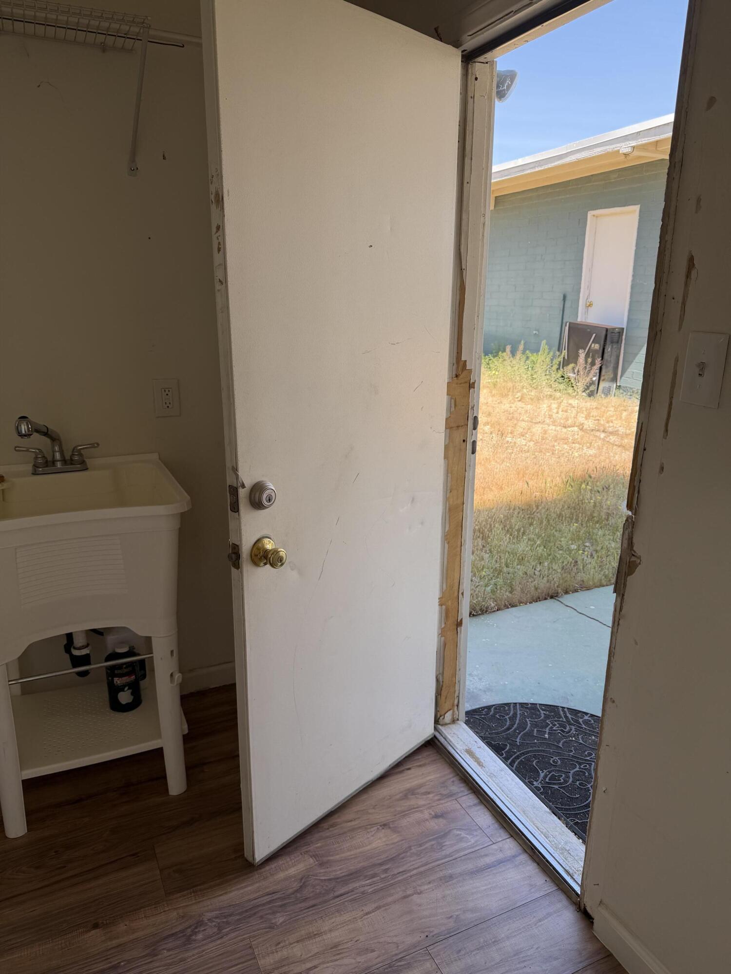 50988 Canyon Road Morongo Valley, CA 92256 - Photo 23 of 68 a view of utility room