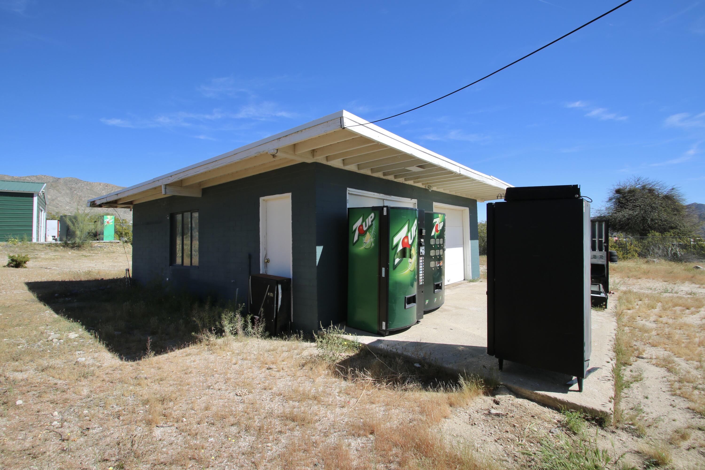 50988 Canyon Road Morongo Valley, CA 92256 - Photo 52 of 68 a front view of a house