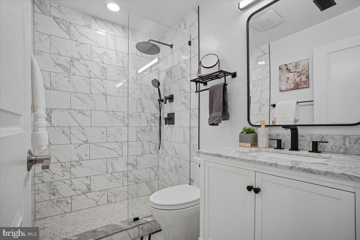 1215 11th Street Northwest, Unit 1 Washington, DC 20001 - Photo 12 of 22 Primary Bath