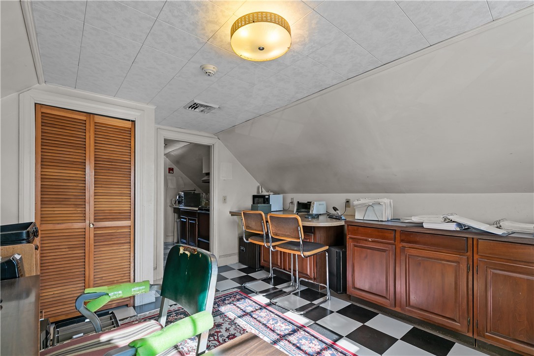 74 Valley Road Middletown, RI 02842 - Photo 32 of 48