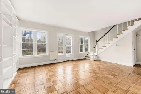 $489,000 | 1455 Martha Custis Drive, Alexandria, VA 22302