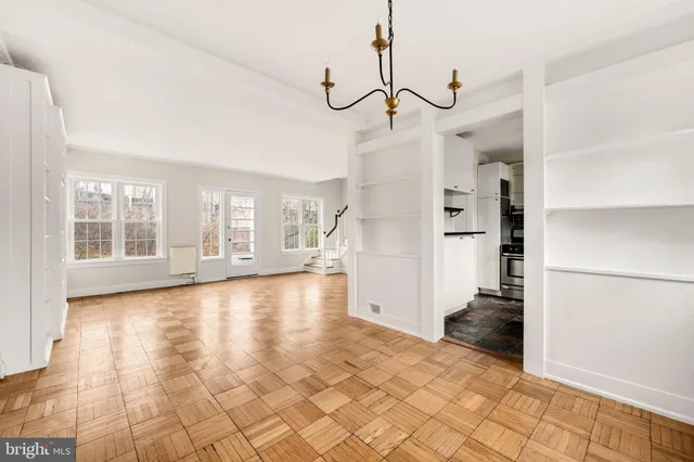 $489,000 | 1455 Martha Custis Drive, Alexandria, VA 22302