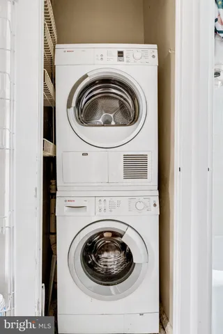 $489,000 | 1455 Martha Custis Drive, Alexandria, VA 22302