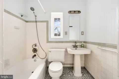 $489,000 | 1455 Martha Custis Drive, Alexandria, VA 22302