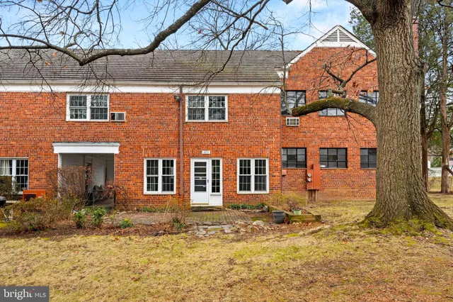 $489,000 | 1455 Martha Custis Drive, Alexandria, VA 22302